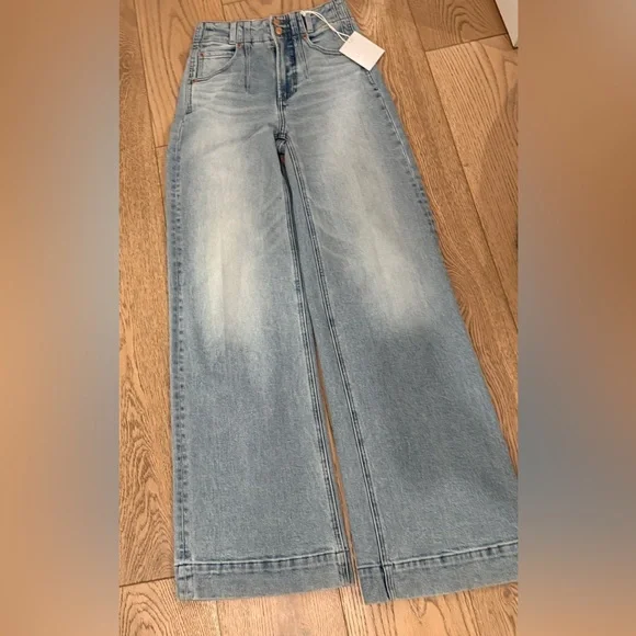 Pistola Women's High Rise Ultra Wide Leg Jeans Lana Light Blue 24